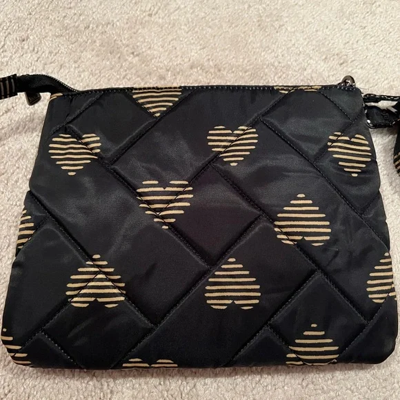 Lug Dazzle Hearts of Gold Quilted Crossbody Bag NWT - Picture 4 of 4